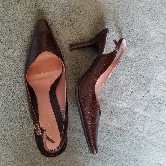 Liz Claiborne Shoes - Liz Claiborne Flex Sz 8.5 brown heels